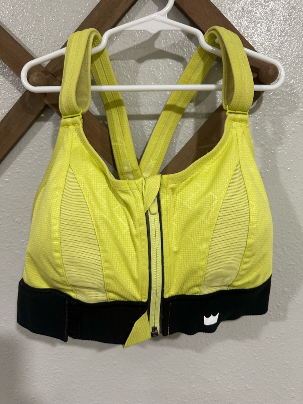 SHEFIT 2Luxe Yellow Black Sports Bra Zip Front Moisture Wicking Wireless